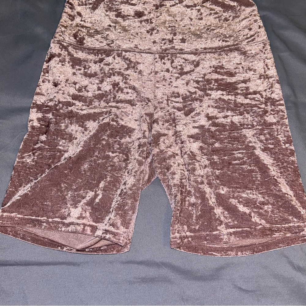 Aritzia TNA Atmosphere Velvet Bike Shorts - Picture 2 of 8